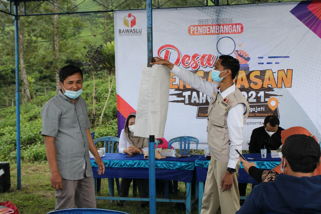 WARGA DESA TLOGOJATI KOMITMEN BERANI MALAPOR