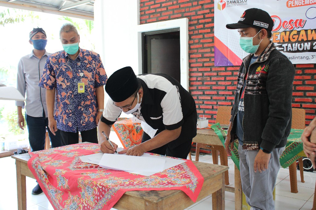 WARGA KUMEJING KOMITMEN DESA PENGAWASAN