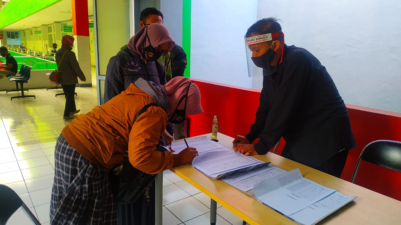 Bawaslu Wonosobo Jalani Rapid Test