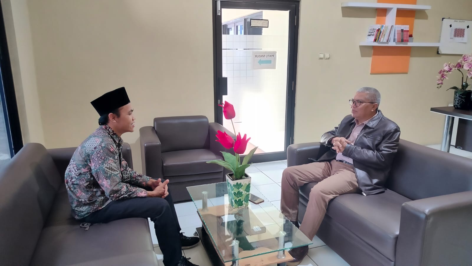 Alumni Pendidikan Pengawas Partisipatif melaporlan hasil kegiatannya kepada Ketua Bawaslu Kabupaten Wonosobo