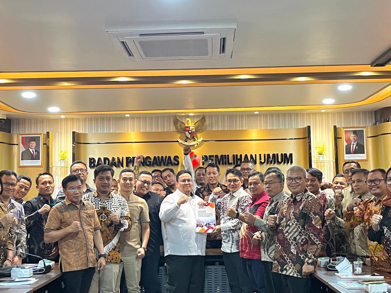 Ketua Bawaslu RI menerima Laporan Kegiatan Penguatan Kelembagaan dari Jawa Tengah