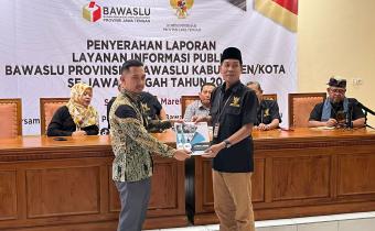 Penyerahan Laporan Layanan Informasi Publik ke Komisi Informasi