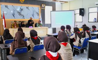 Bawaslu Wonosobo saat melakukan sosialisasi Saka Adhyasta di SMKN 1 Wonosobo