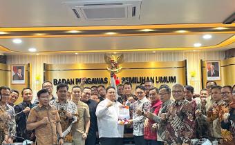 Ketua Bawaslu RI menerima Laporan Kegiatan Penguatan Kelembagaan dari Jawa Tengah