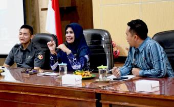 Kepala Sekretariat Bawaslu Jateng Yessi Yunius saat memberikan sambutan pada acara Pelatihan Keprotokoleran, 9/12/2025